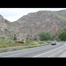 Der Río Guadalfeo hat sich tief in die Bergkette eingeschnitten
